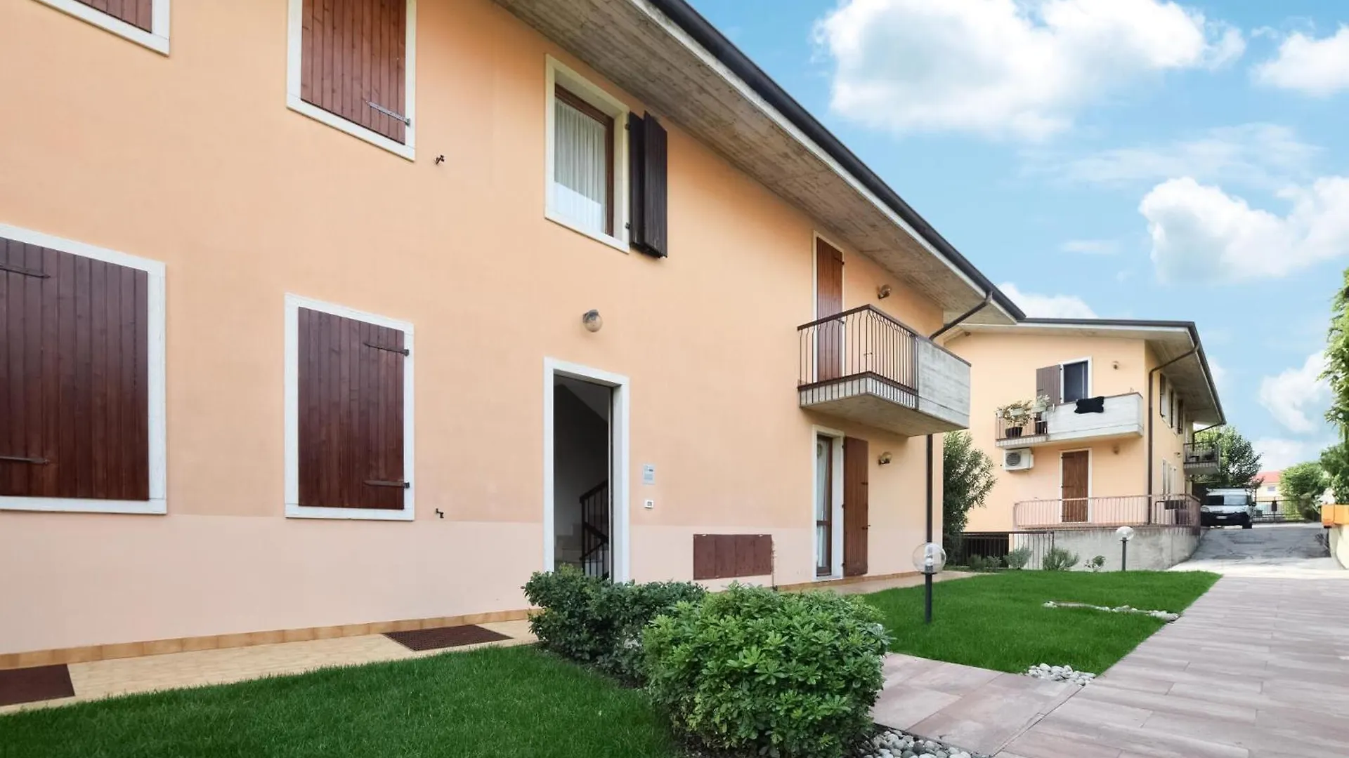 Cozy Apartment In Bardolino With Kitchen