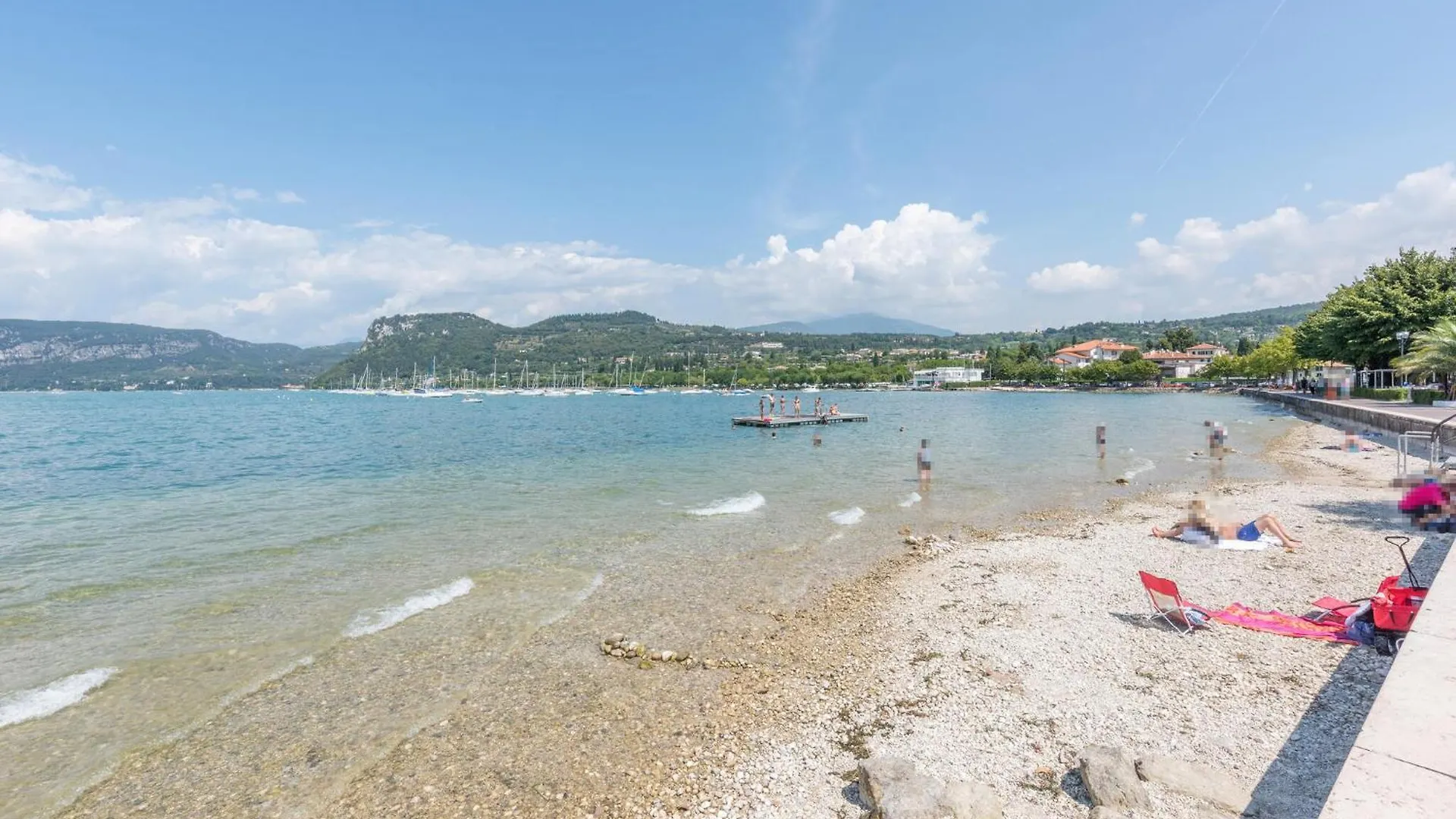 Cozy Apartment In Bardolino With Kitchen Italy
