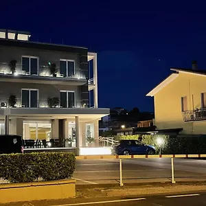Otel Paradiso, Bardolino